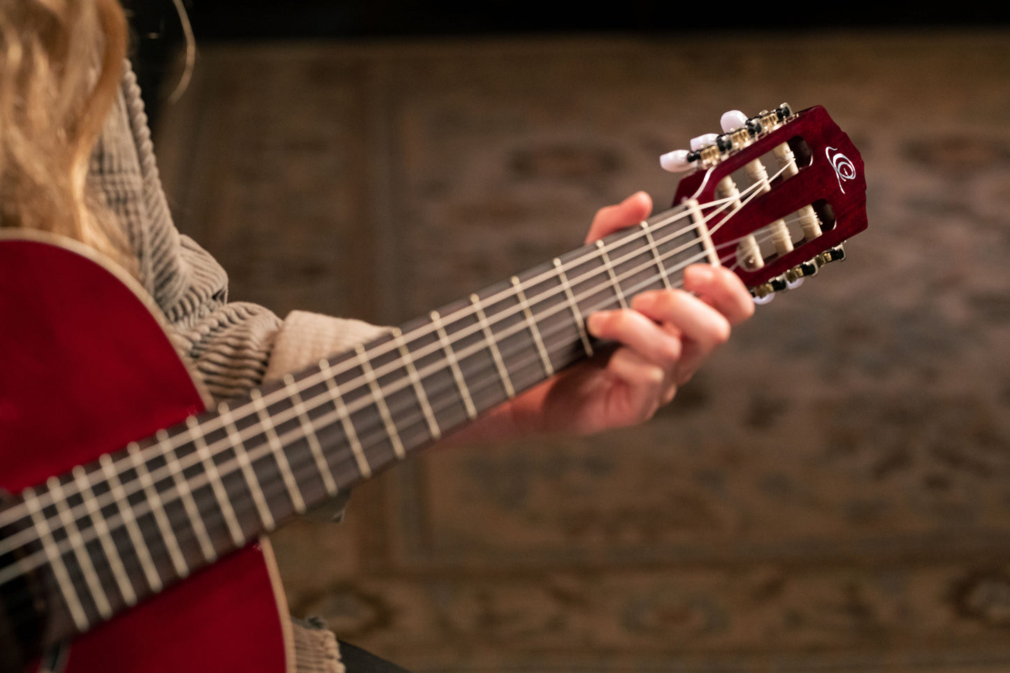 ORTEGA Family Series 7/8 Konzertgitarre 6 String - Weinrot + Bag
