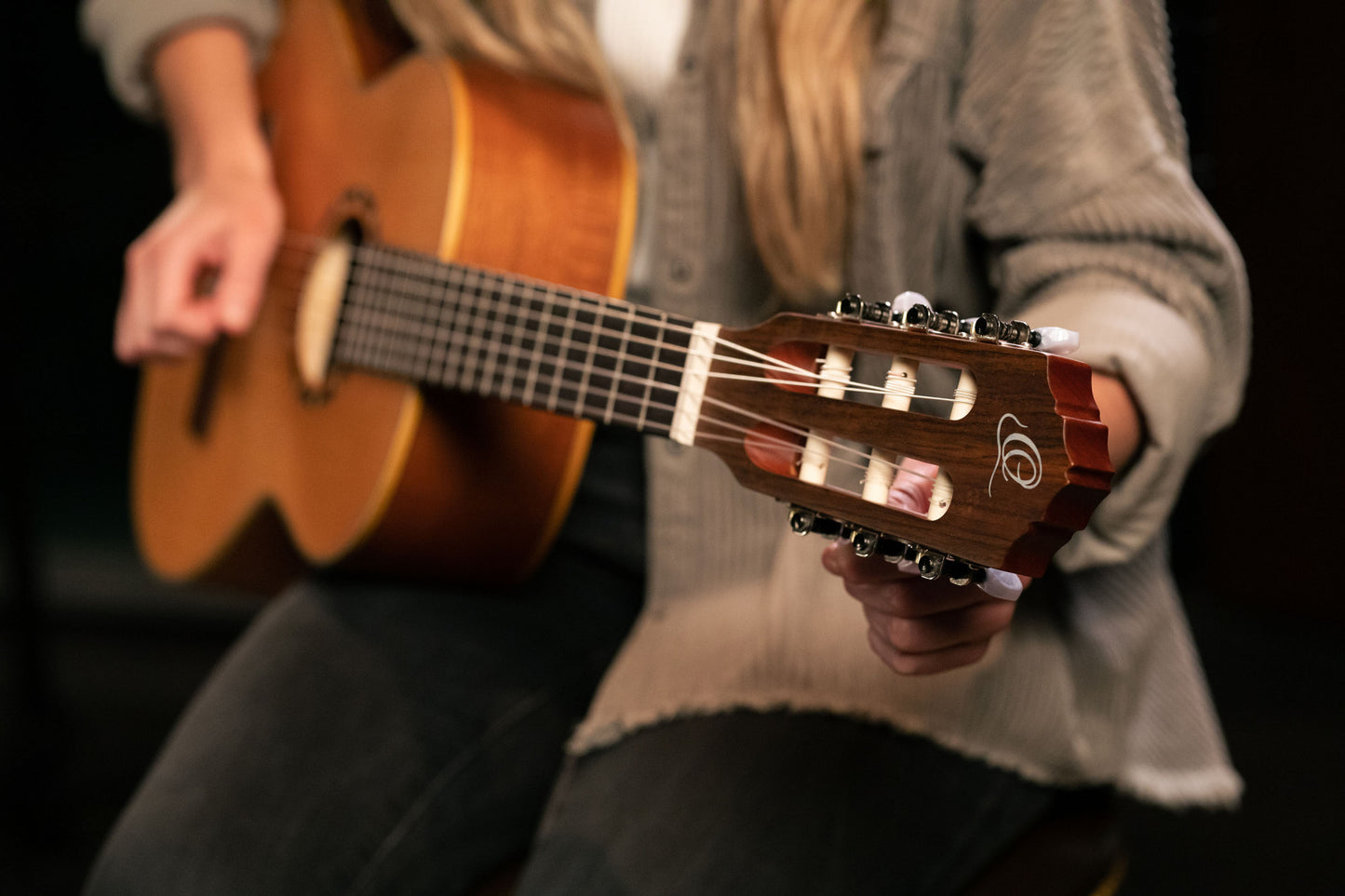 ORTEGA Family Series 3/4 Konzertgitarre 6 String - Zeder / Mahagoni Natur + Bag