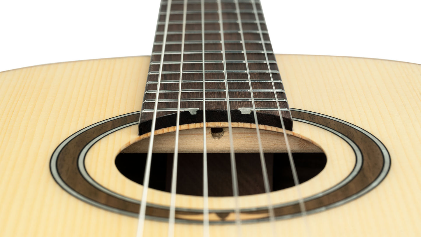 ORTEGA Performer Series 4/4 Konzertgitarre 6-String - Natural + Gigbag