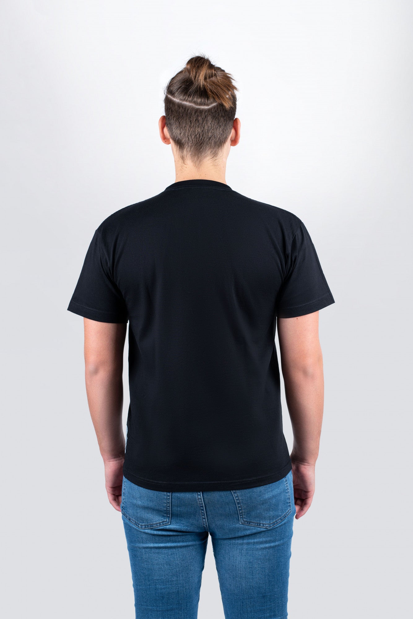 TAMA T-Shirt in schwarz mit weißem Logo auf der Brust