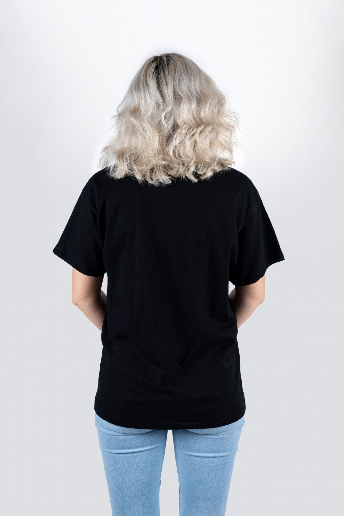 Tama t-shirt in black with red logo on chest