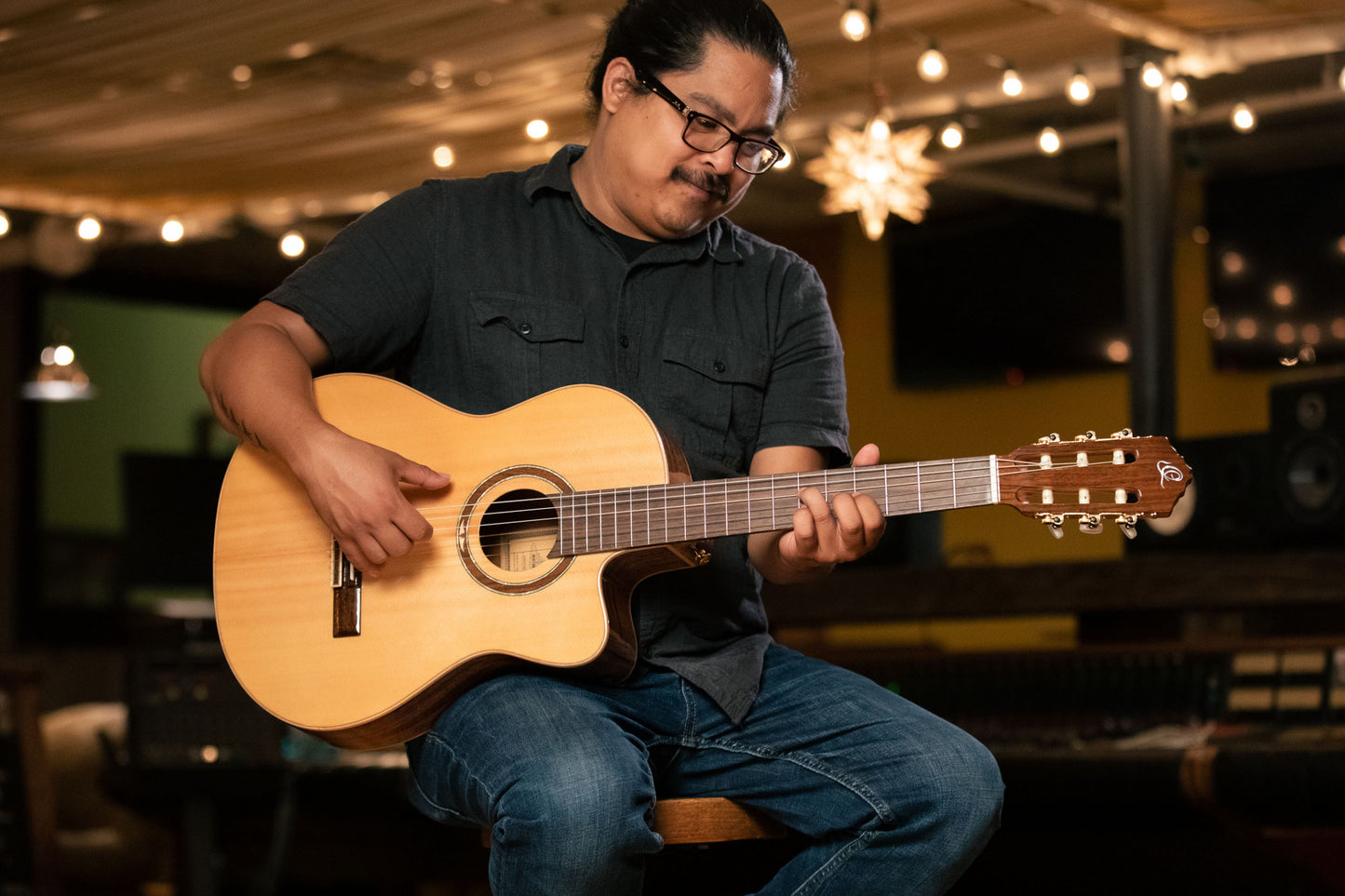 ORTEGA Performer Series 4/4 Classical Guitar 6-String - Natural + Gig Bag