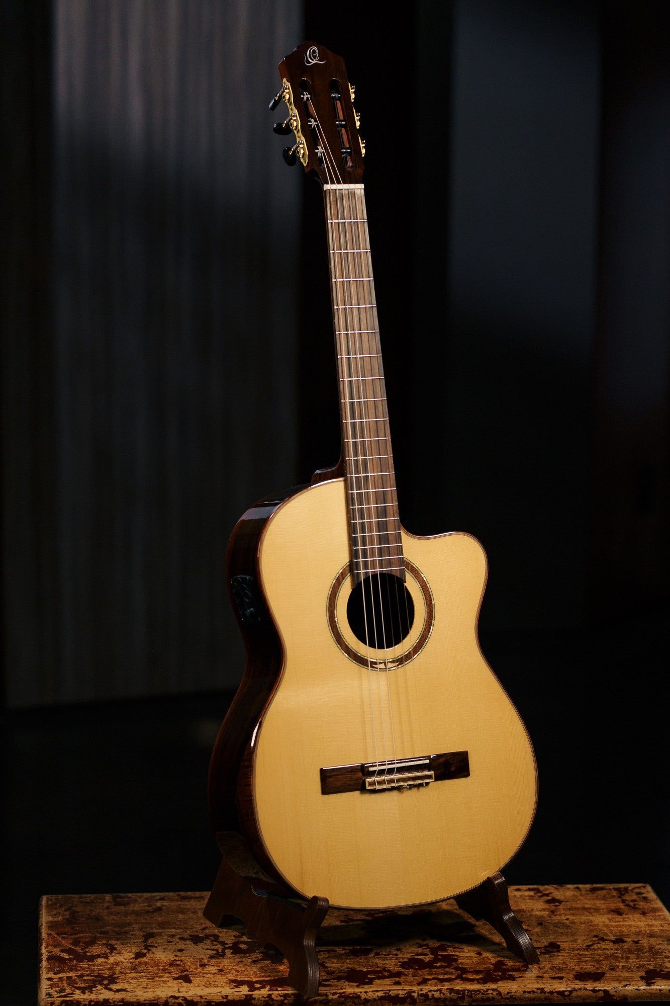 ORTEGA The Privat Room 4/4 Konzertgitarre 6-string - Natur + Gigbag