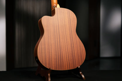 ORTEGA Family Series 4/4 Slim Neck Konzertgitarre 6 String - Fichte / Mahagoni Natur + Bag
