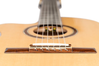 ORTEGA Performer Series 4/4 Thinline Konzertgitarre 6-String Lefty - Natural + Gigbag