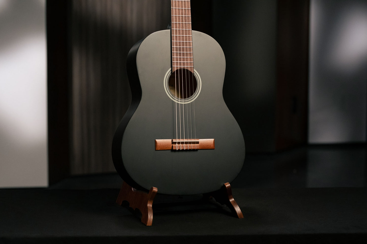ORTEGA Student Series 4/4 Classic Guitar 6-String - Black