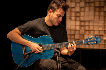 ORTEGA Family Series 4/4 Slim Neck Konzertgitarre 6 String - Ocean Blue + Bag
