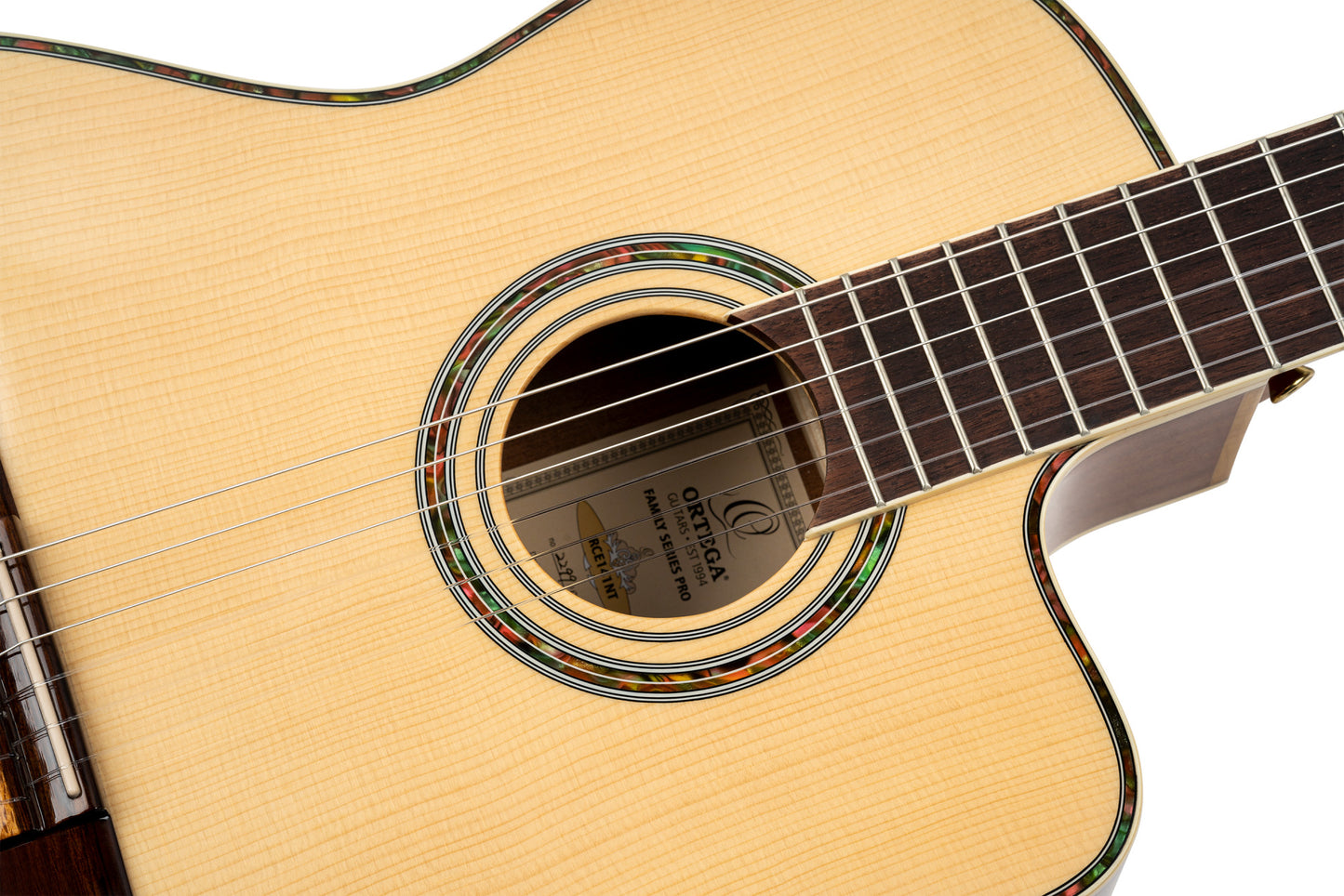 ORTEGA Family Series Pro 4/4 Classical Guitar 6 String - Solid Spruce / Mahogany Natural + Bag