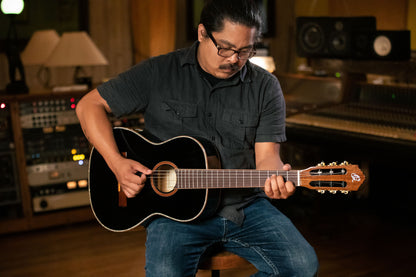 ORTEGA Family Series 7/8 Konzertgitarre 6 String - Fichte / Mahagoni + Bag