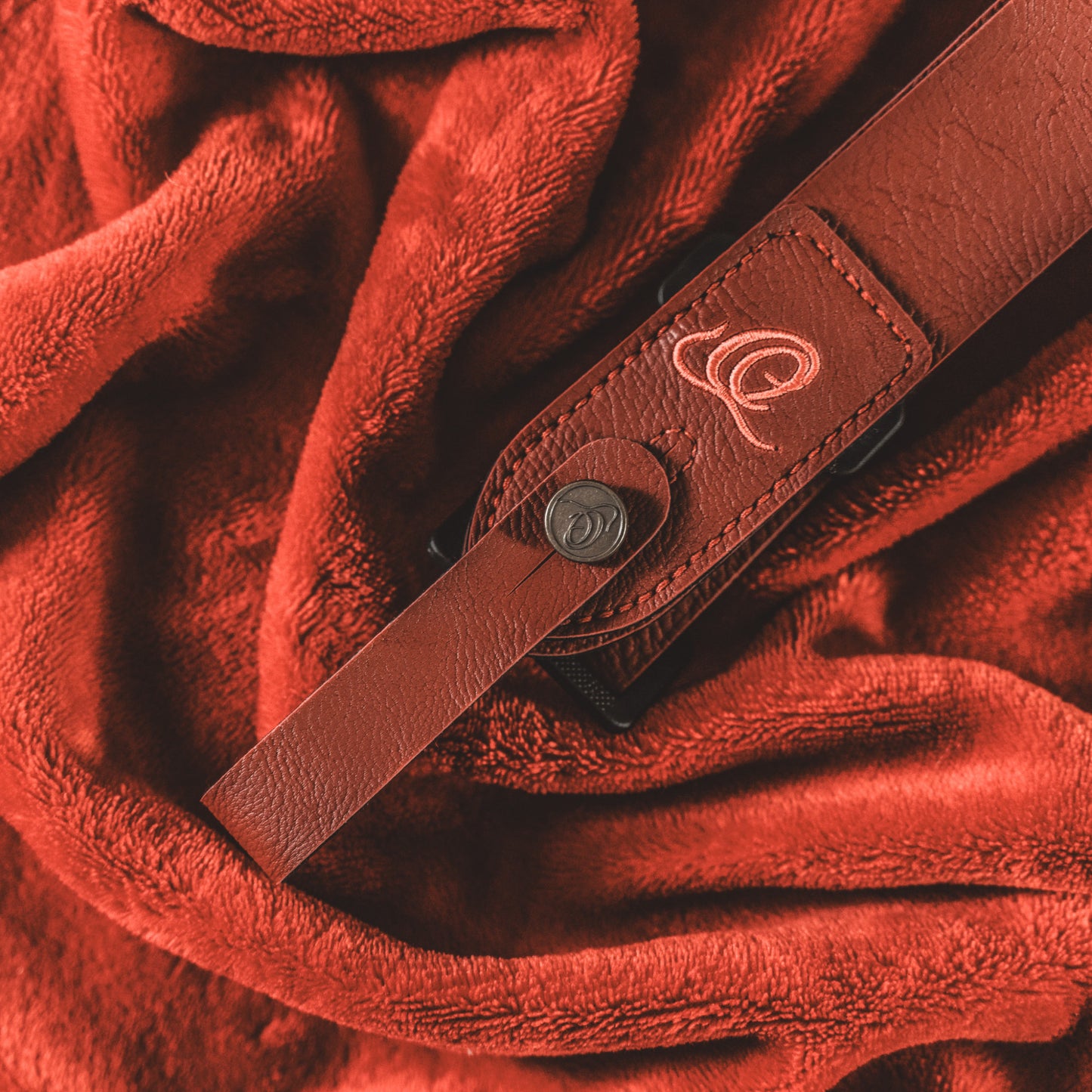 ORTEGA Vegan Series Ukulelengurt - Red + Bonus CONNECT-XX