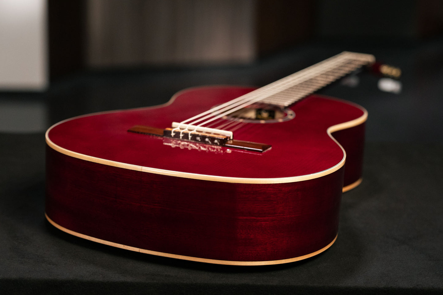 ORTEGA Family Series 4/4 Konzertgitarre 6 String - Weinrot + Bag