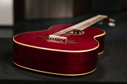 ORTEGA Family Series 4/4 Konzertgitarre 6 String - Weinrot + Bag