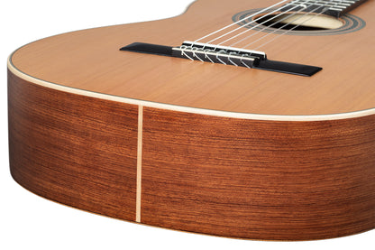 ORTEGA Traditional Series 4/4 Nylon String Guitar 6-String - Satin + Pro Gig Bag