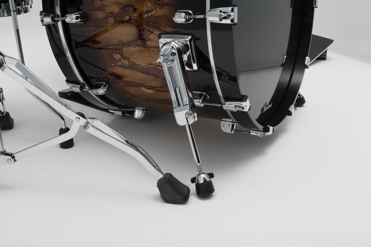 TAMA Starclassic Walnut/Birch Lacquer Bass Drum 22" x 16" - Molten Brown Burst/Chrom HW/mit Tom Halter