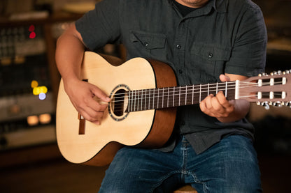 ORTEGA Student Series Pro 4/4 Konzertgitarre 6-String - Natural