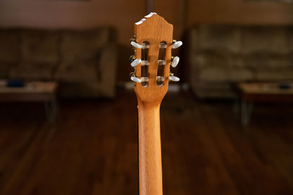ORTEGA Family Series Pro 4/4 Slim Neck Konzertgitarre 6 String - Massive Zeder / Mahagoni Natur + Bag
