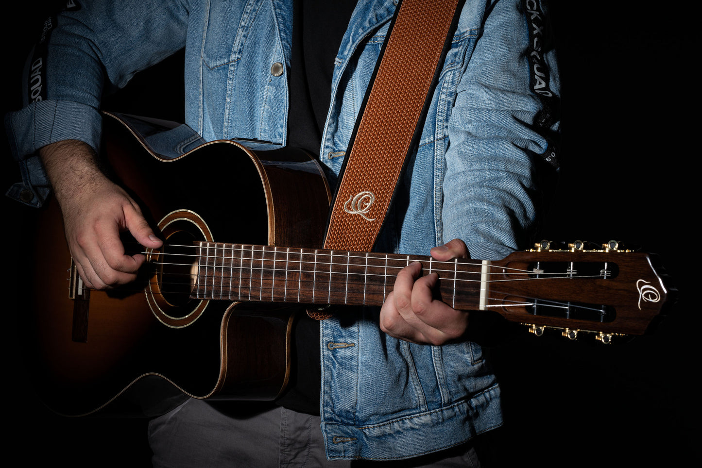 ORTEGA Echtledergitarrengurt - Tan Braid