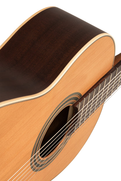 ORTEGA Traditional Series 4/4 Konzertgitarre 6-String + Pro Gigbag