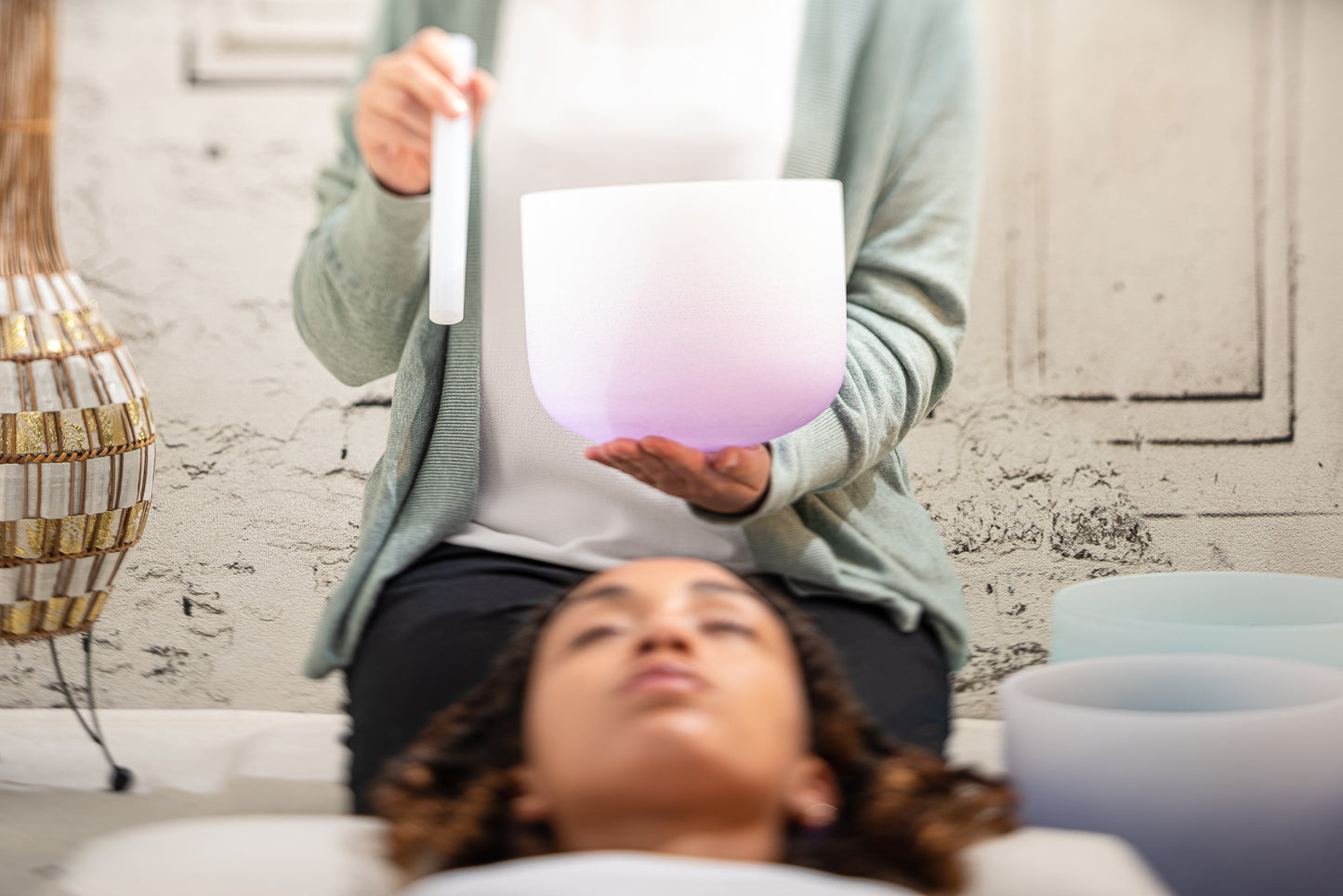 MEINL Sonic Energy Color-Frosted Crystal Singing Bowl 8" - B4/Crown Chakra/440 Hz - Purple