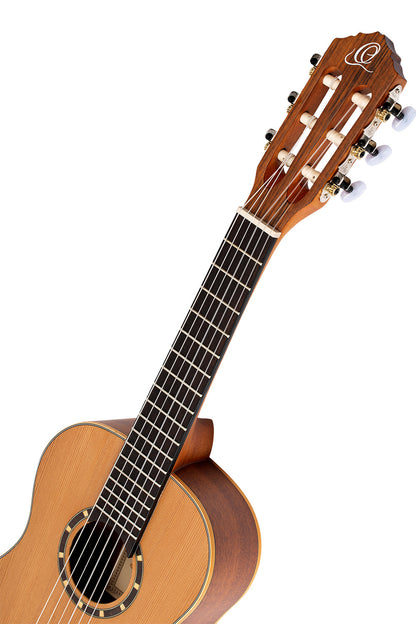 ORTEGA Family Series 1/4 Konzertgitarre 6 String - Zeder / Mahagoni Natur + Bag