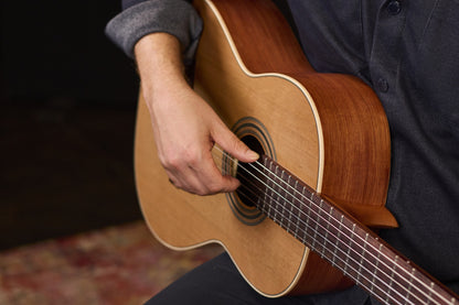 ORTEGA Traditional Series 4/4 Konzertgitarre  6-String + Pro Gigbag