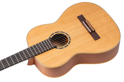 ORTEGA Family Series 7/8 Konzertgitarre 6 String - Zeder / Mahagoni Natur + Bag