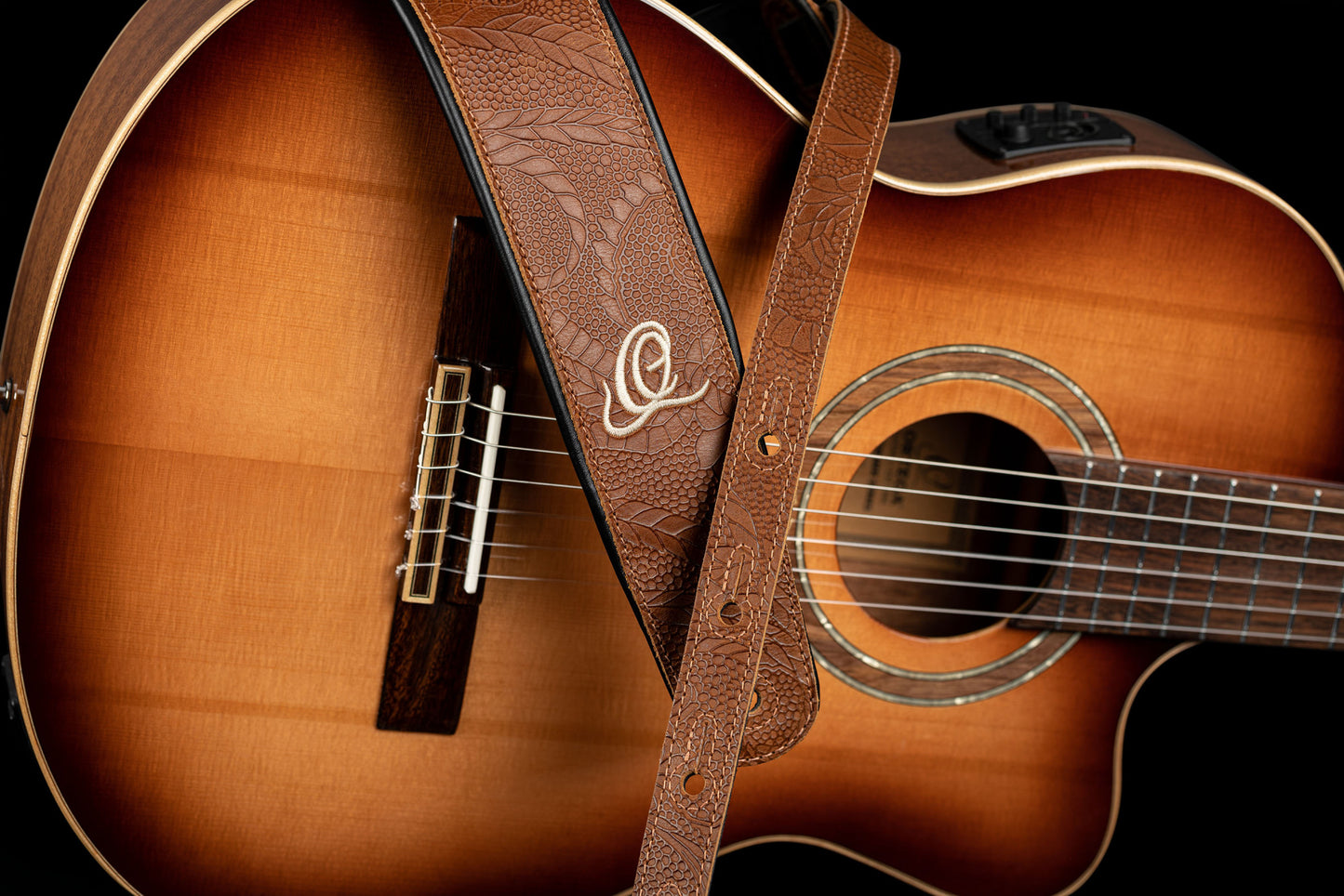 ORTEGA Genuine-Leather Guitar-Strap - Natural Brown Flora
