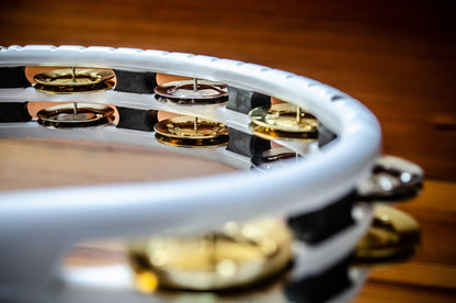 MEINL Percussion Traditional ABS Series Hand Held Molded ABS Tambourine - weiß/vernickelter Stahl/Messing massiv
