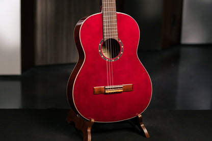 ORTEGA Family Series 4/4 Konzertgitarre 6 String - Weinrot + Bag