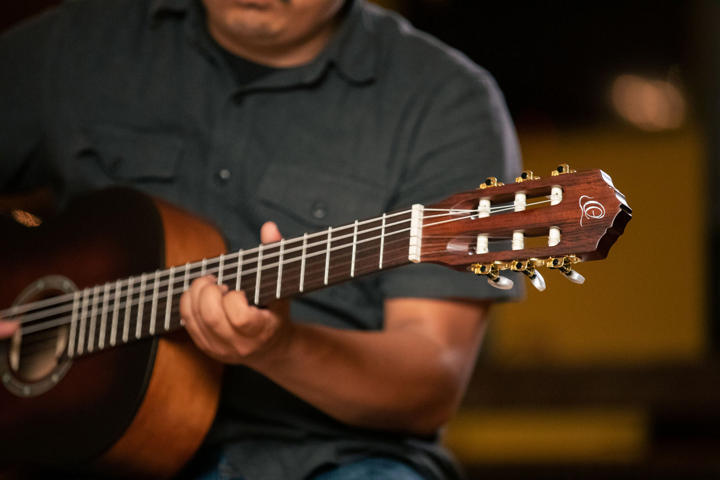 ORTEGA Student Series Pro DeLuxe 4/4 Classical Guitar 6 String - Solid Spruce / Catalpa Bourbon Fade