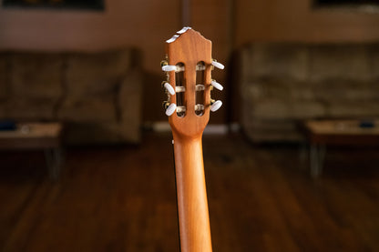 ORTEGA Family Series Pro 4/4 Konzertgitarre 6 String - Zeder / Mahagoni Natur + Bag
