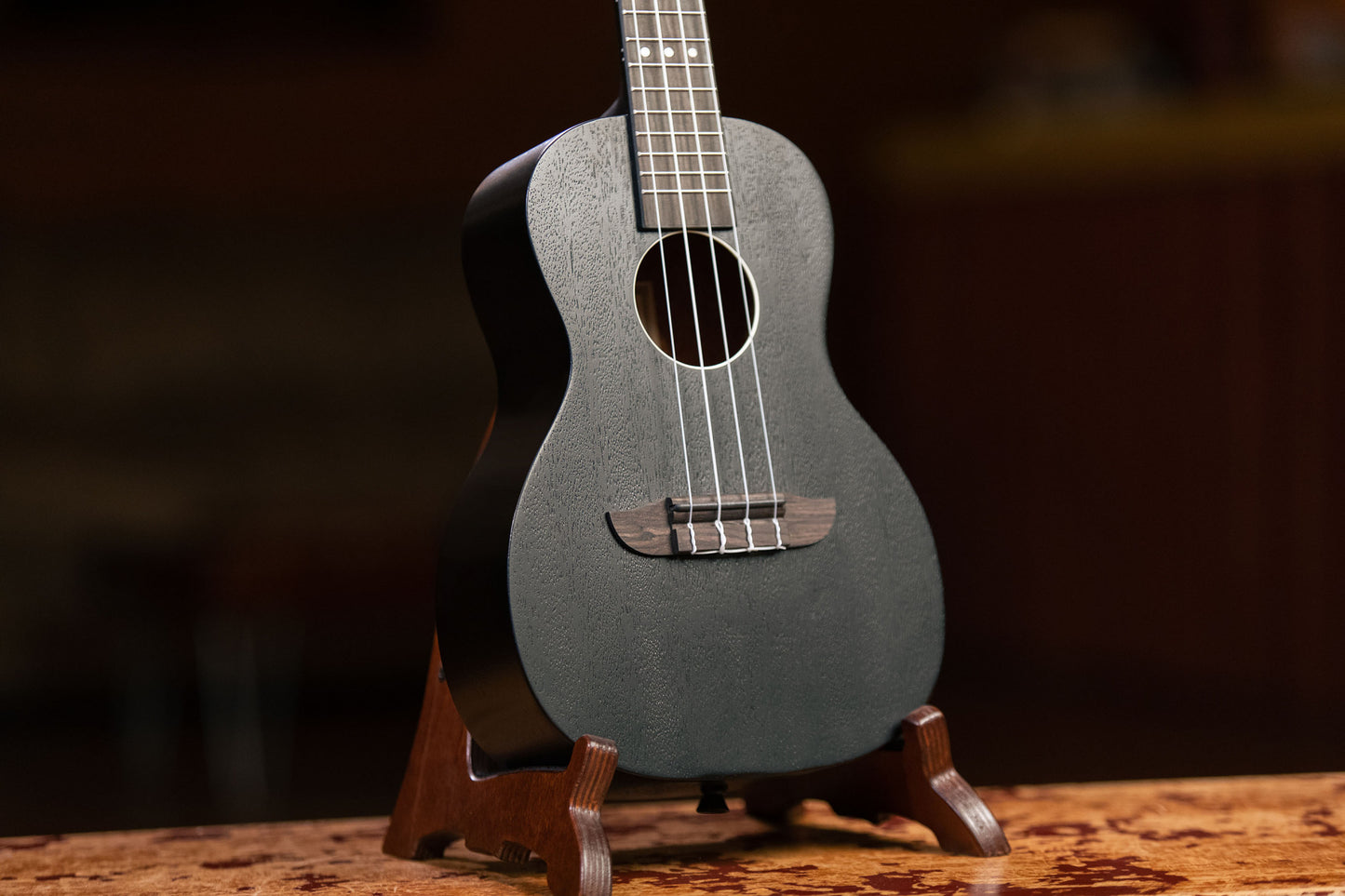 ORTEGA Horizon Series Concert Ukulele 4 String - Okoume Black