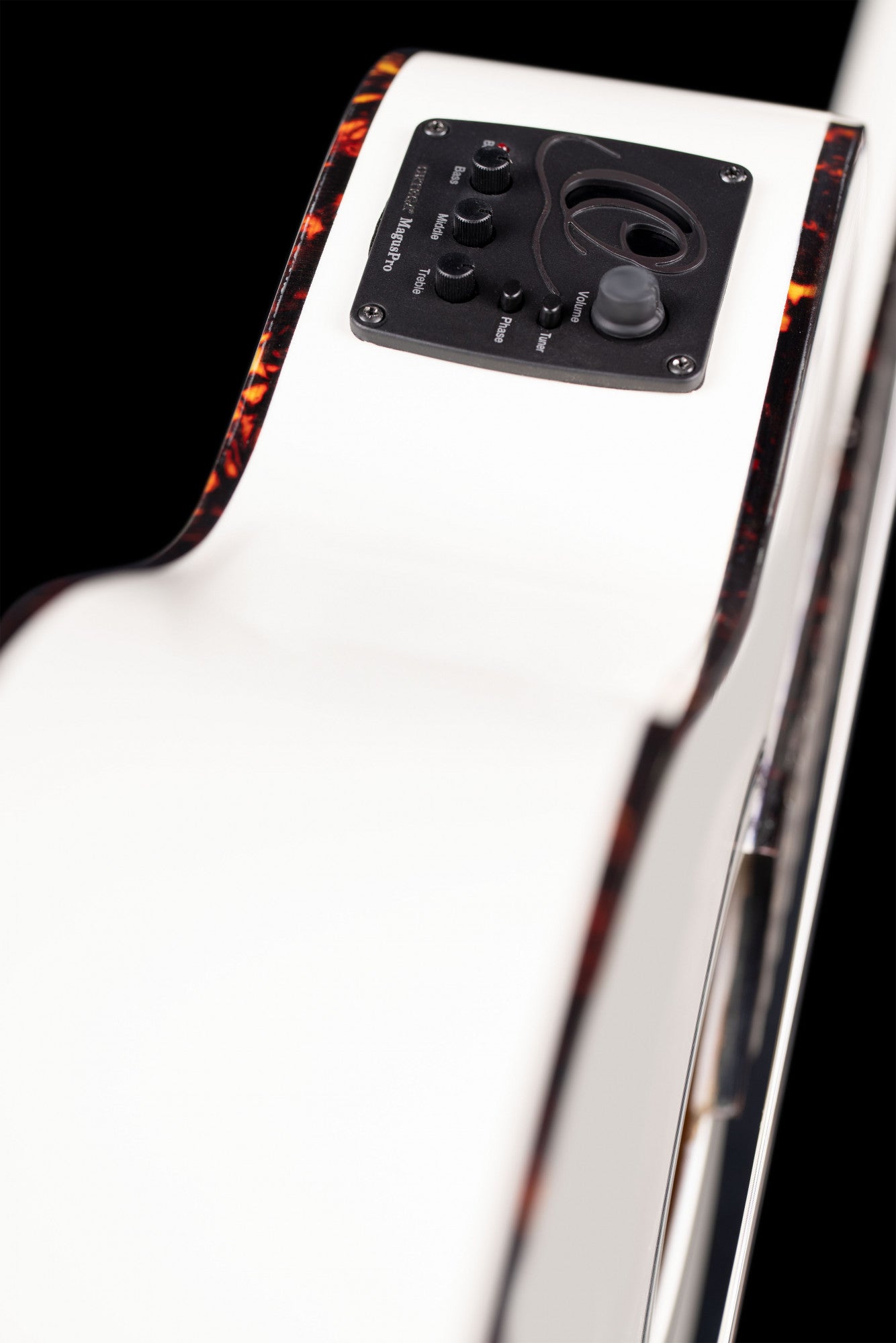 ORTEGA Family Series Pro 4/4 Konzertgitarre 6 String - Massive Fichte / Mahagoni White + Bag