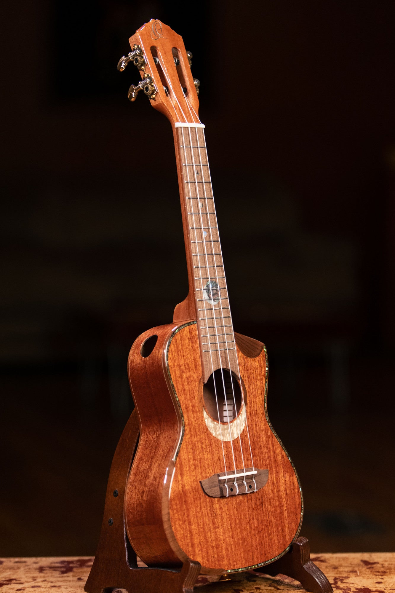 ORTEGA Custom Built Series Concert Ukulele 4 String - Solid Mahogany Natural + Bag