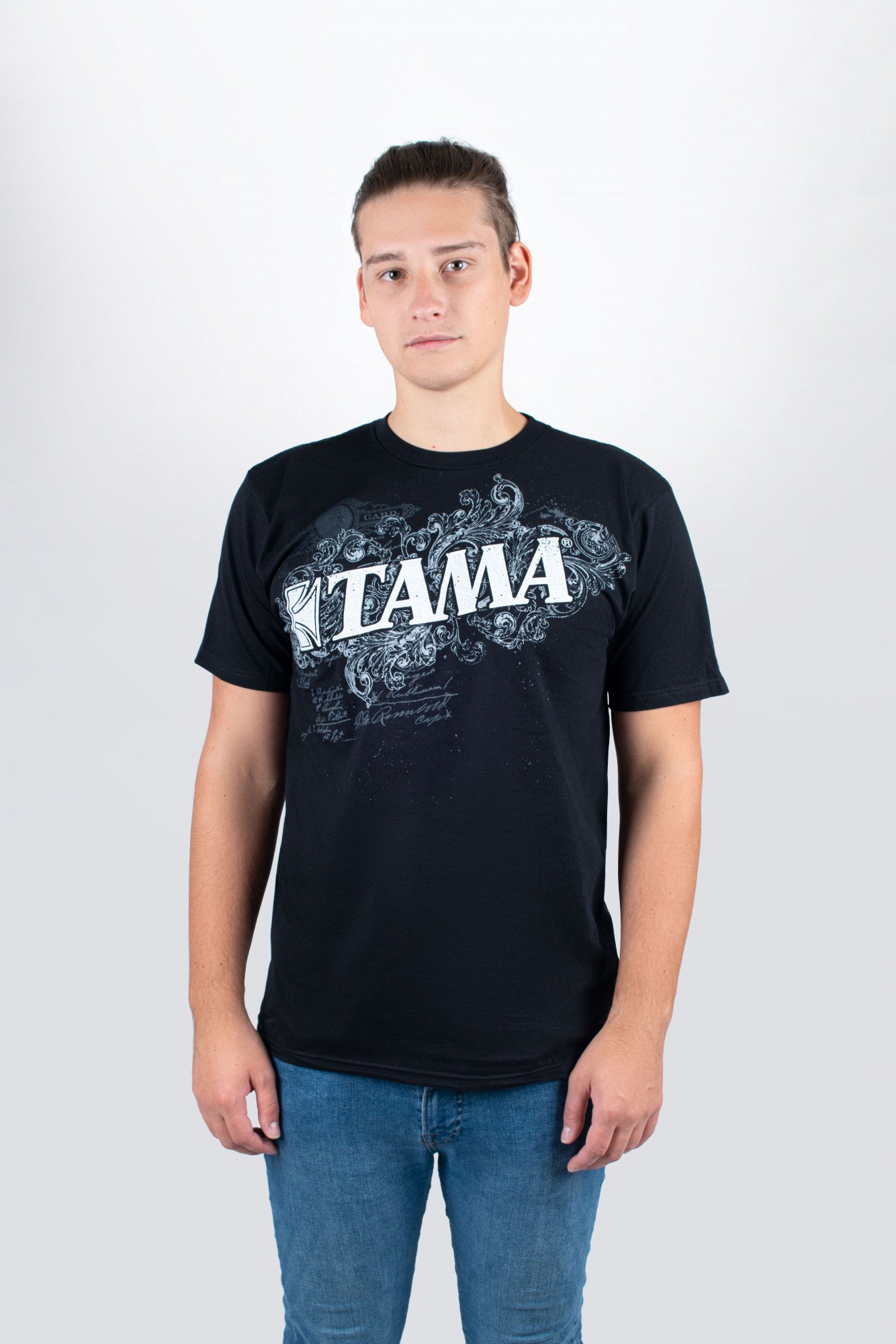 TAMA T-Shirt in schwarz mit Flourish Tee Print