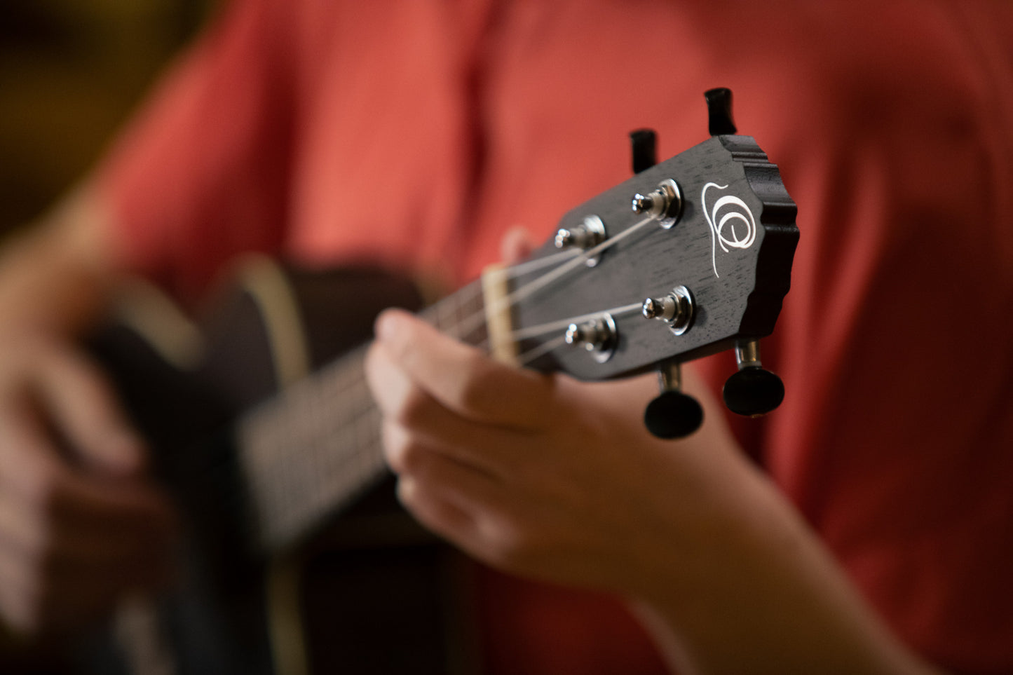 ORTEGA Earth Series Concert Preamp Ukulele 4 String - Okoume Coal Black
