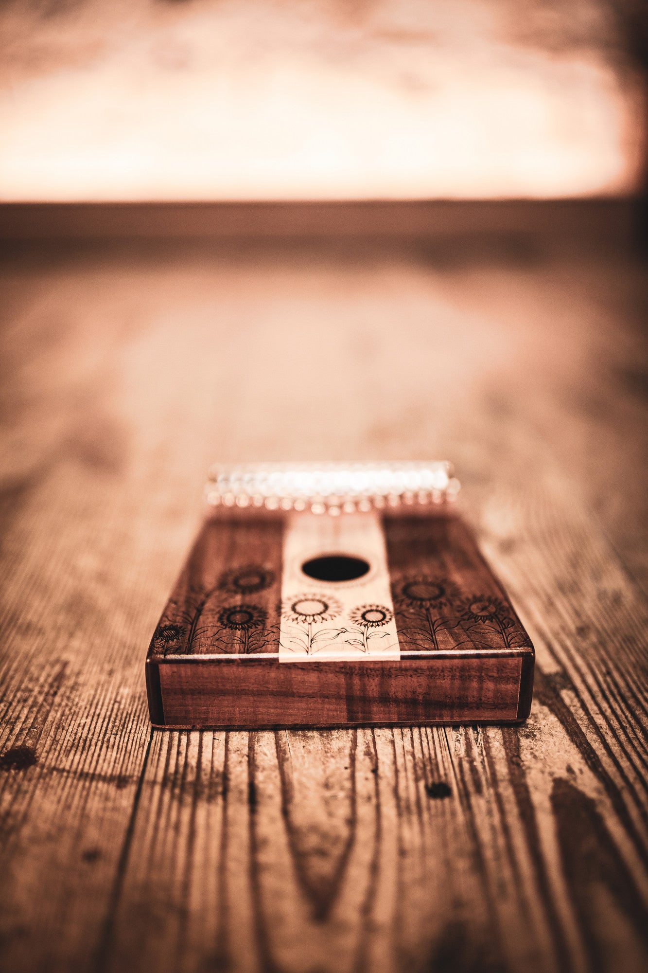 MEINL Sonic Energy Sound Hole Kalimba - 17 tones, maple + acacia