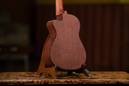ORTEGA Bonfire Serie Preamp Konzert Ukulele 4 String - Fichte/Sapele Natur