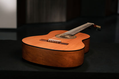 ORTEGA Student Series 4/4 Classical Guitar 6-String - Natural