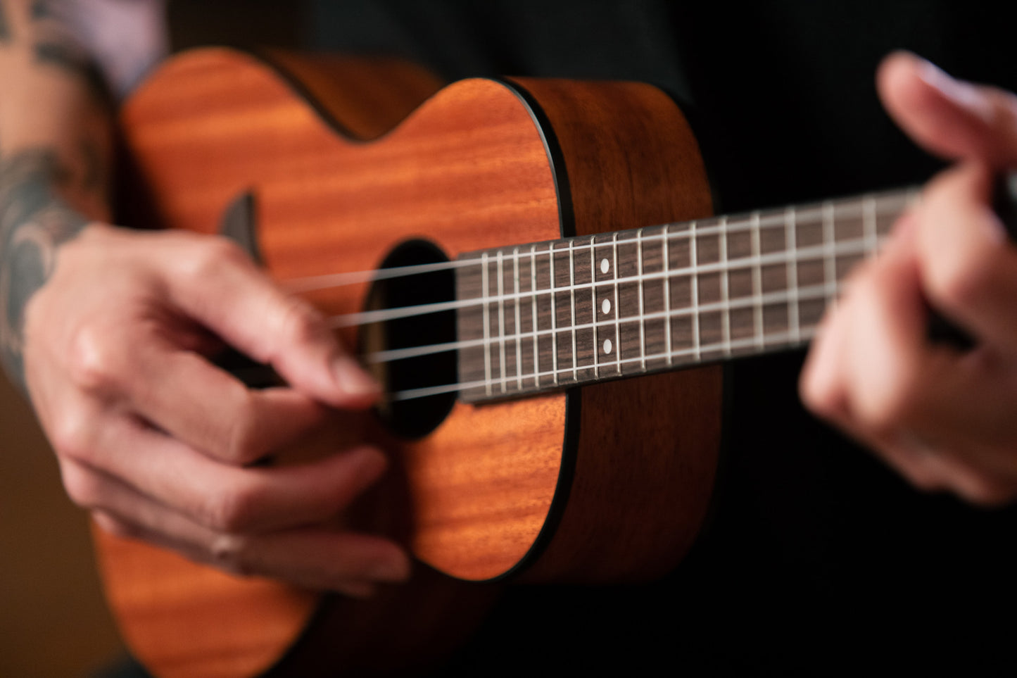 ORTEGA Horizon Serie Konzert Ukulele 4 String - Mahogany Natural