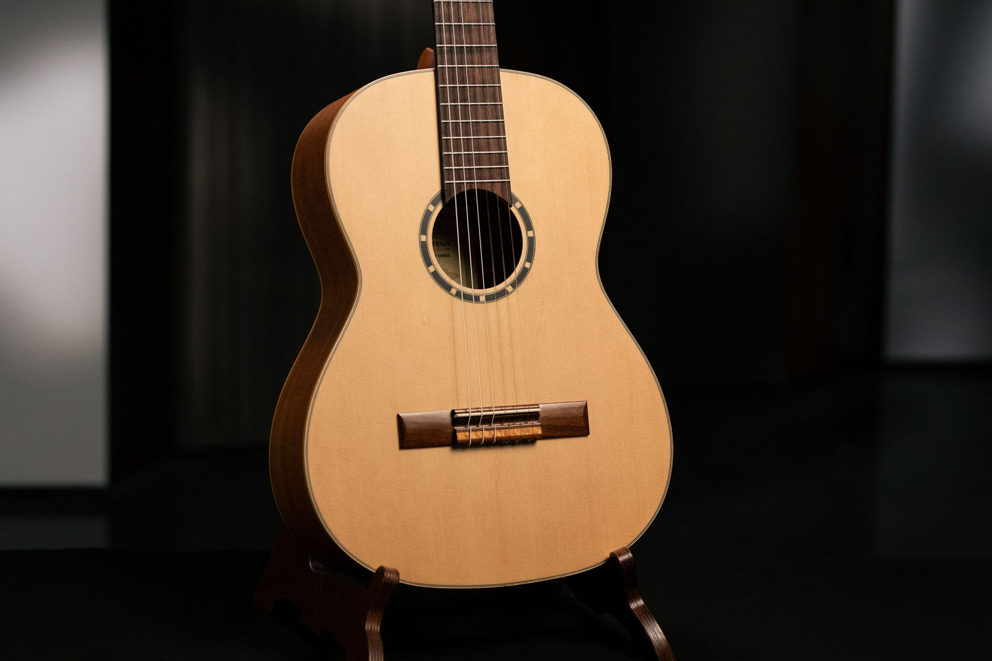 ORTEGA Family Series 7/8 Konzertgitarre 6 String - Mahagoni Natur + Bag
