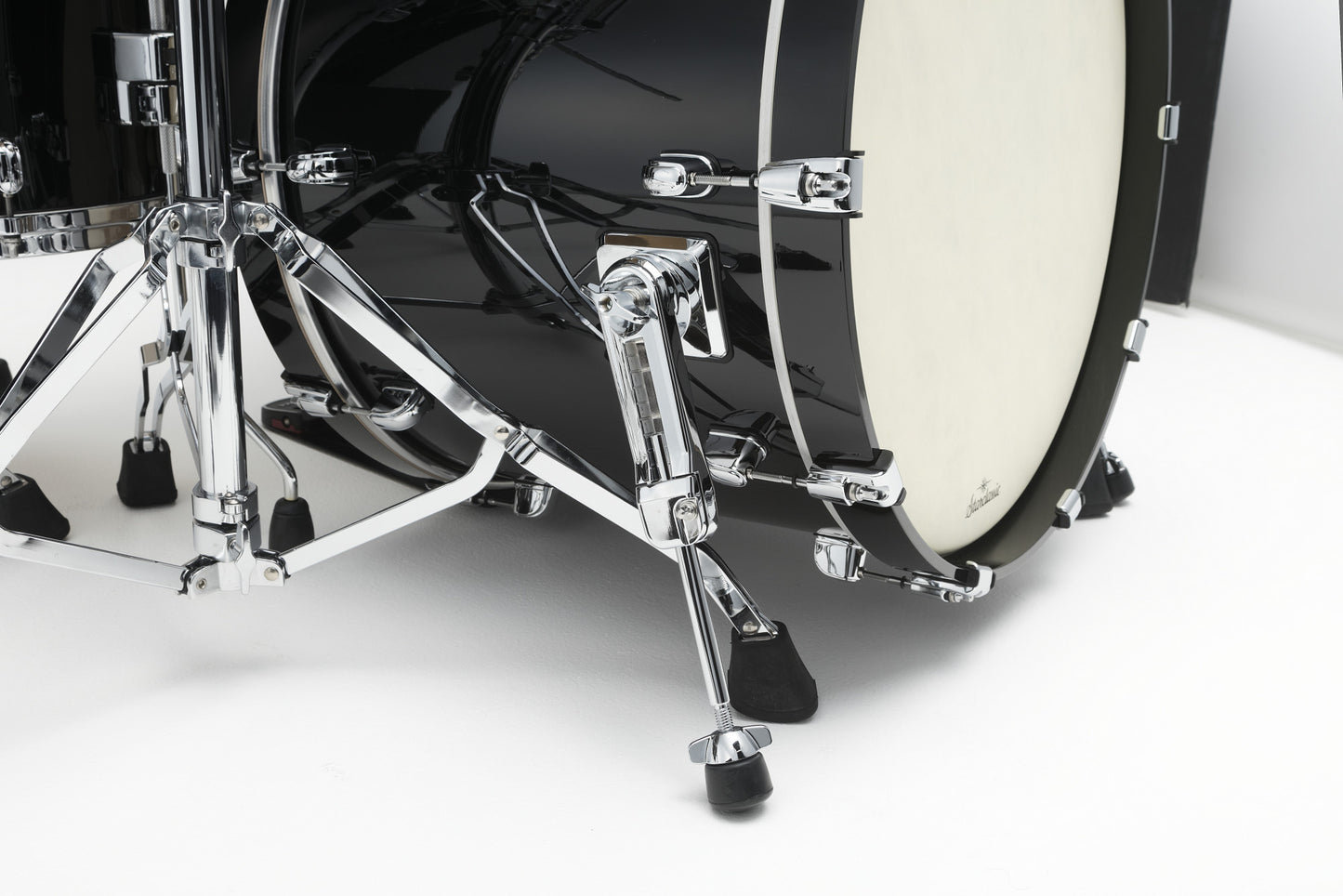 TAMA Starclassic Maple Lacquer Shell Kit 4 pcs - Piano Black/Chrome HW
