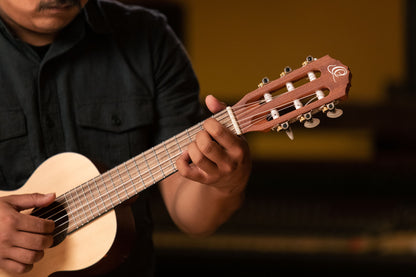 ORTEGA Mini Travel Series 1/8 Gitarre 6-String - Natural