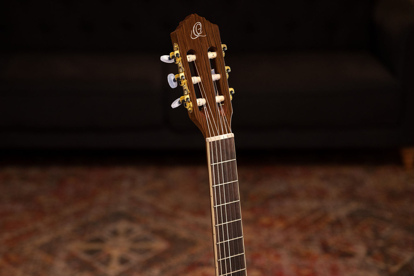 ORTEGA Family Series Pro 4/4 Classical Guitar 6 String - Solid Spruce / Mahogany Natural + Bag