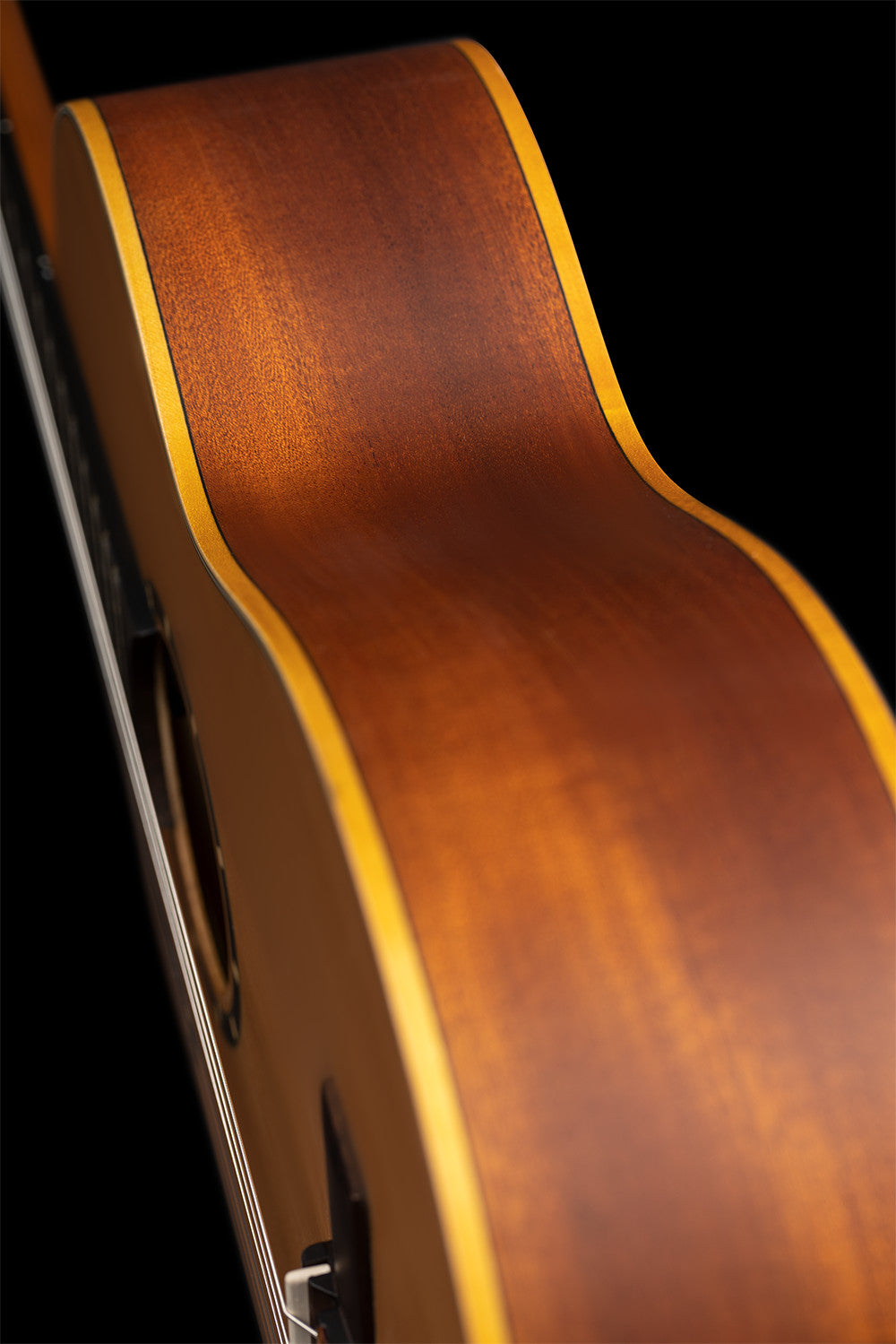 ORTEGA Family Series 4/4 Konzertgitarre 6 String Lefty - Zeder / Mahagoni Natur + Bag