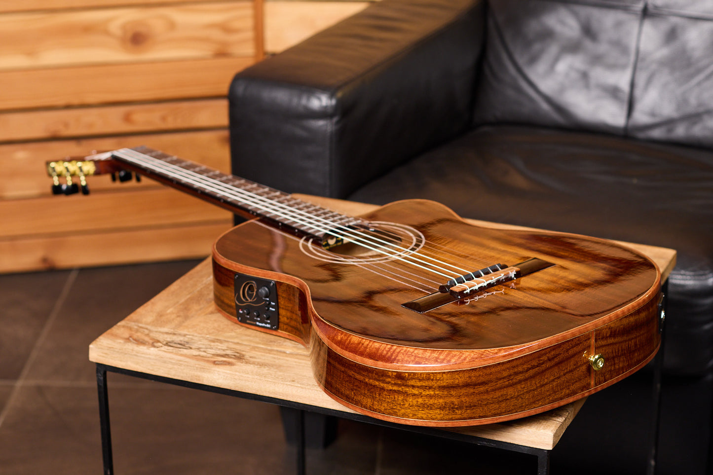 ORTEGA The Private Room 4/4 Konzertgitarre 6-String - Natural + Gigbag