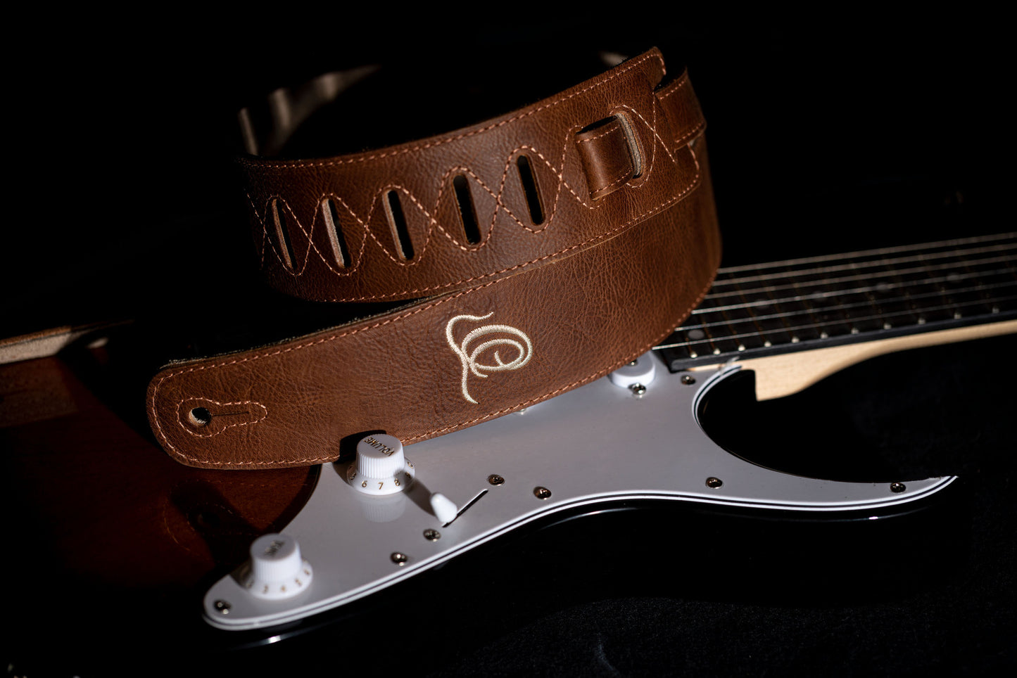ORTEGA Wildledergitarrengurt - Vintage Malt