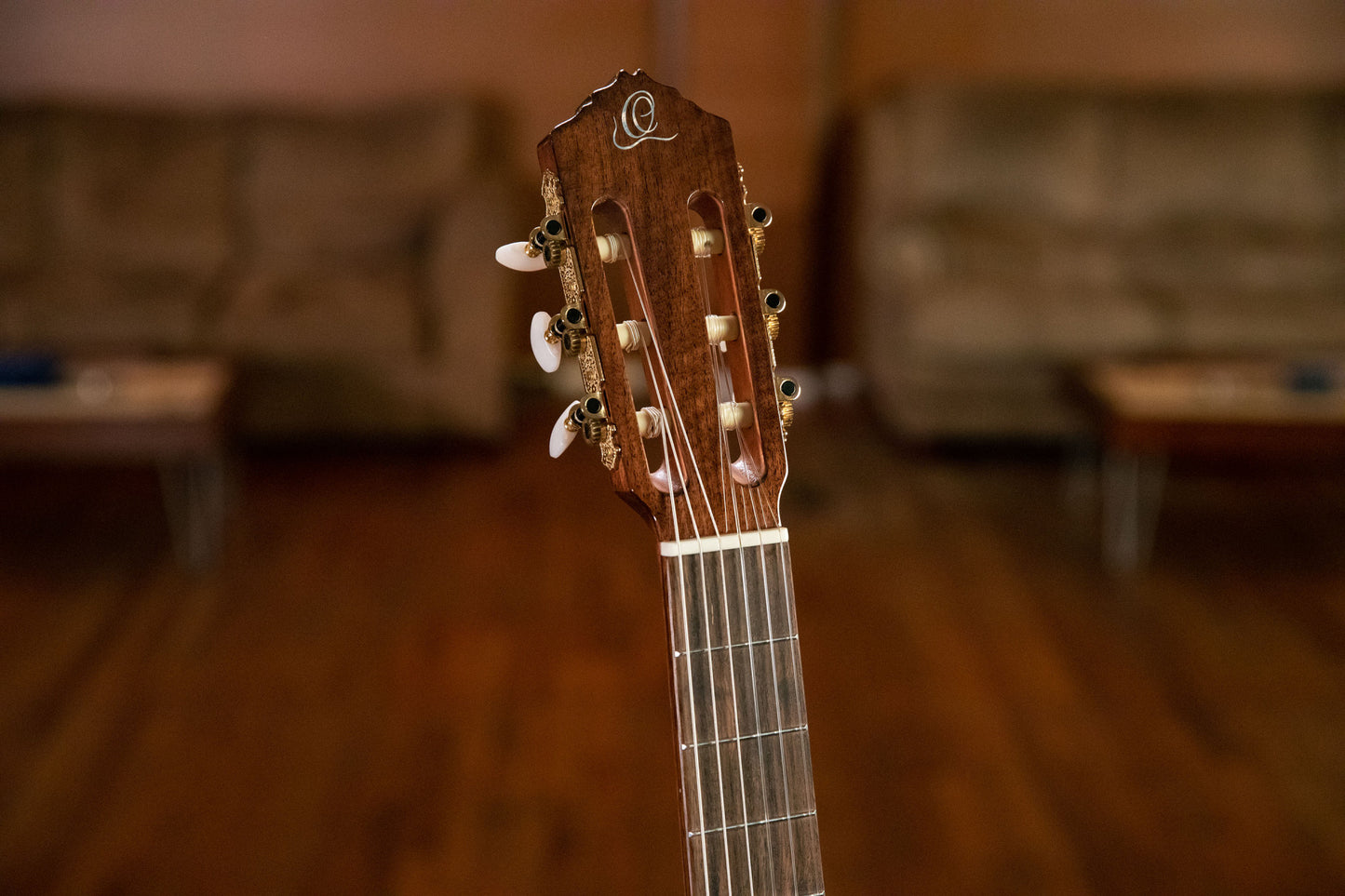 ORTEGA Performer Series 4/4 Konzertgitarre 6-String - Natural + Gigbag