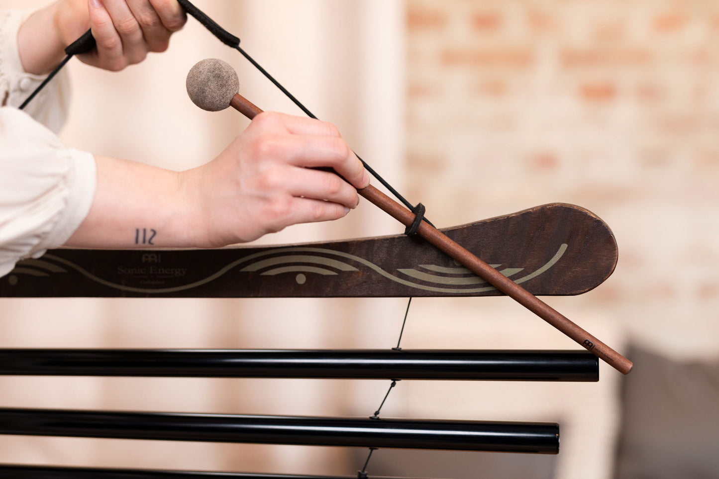 Meinl Sonic Energy Meditation Flow Chime 38"/95 cm - 432 Hz/10 Töne/E Moll - Schwarz