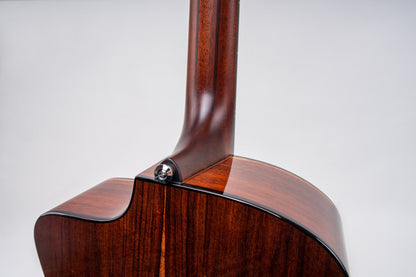 IBANEZ Jon Gomm Signature Acoustic Guitar 6-String - Black Satin Top / Natural High Gloss Back and Sides + Case
